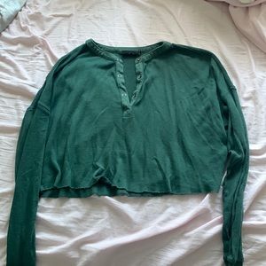 Long sleeve crop